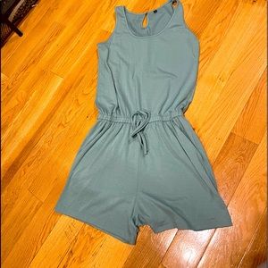 Shorts romper! Super comfy, size small.  Like new condition!